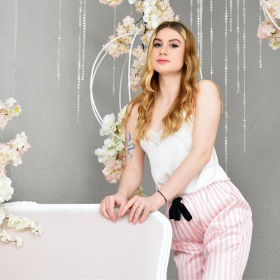 whitelovespell, camgirl sur Xlovecam France